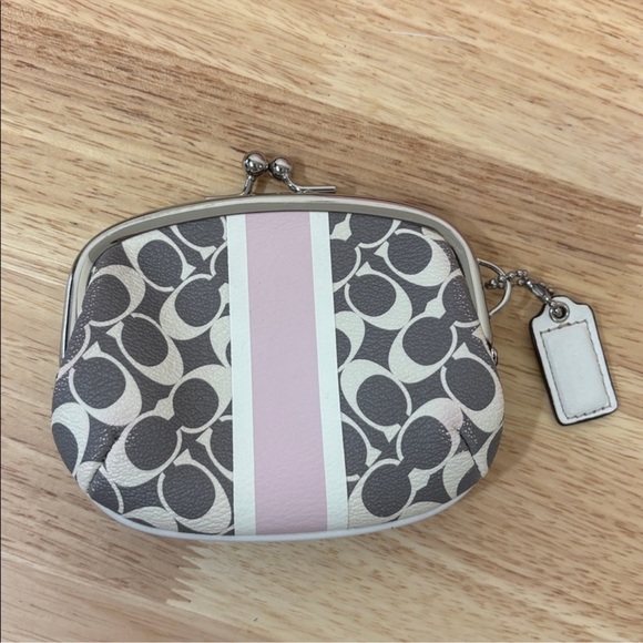 Coach Handbags - COACH Kisslock Coin Purse